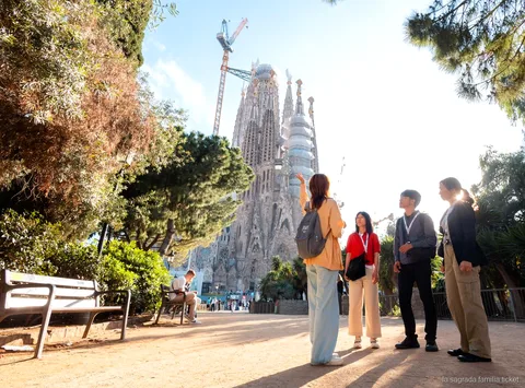 Facciata di Casa Vicens visitata sul tour Casa Batlló e Sagrada Familia