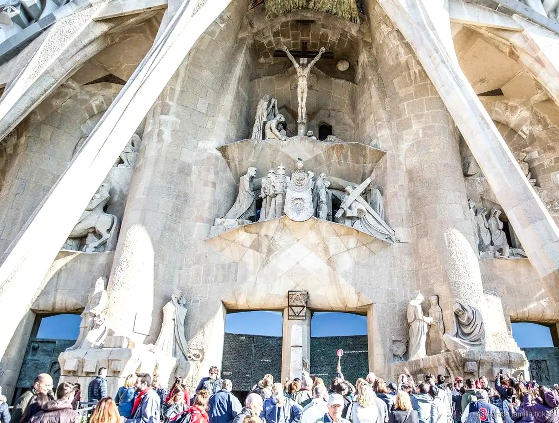 Scala a chiocciola sulla visita alle torri della Sagrada Familia