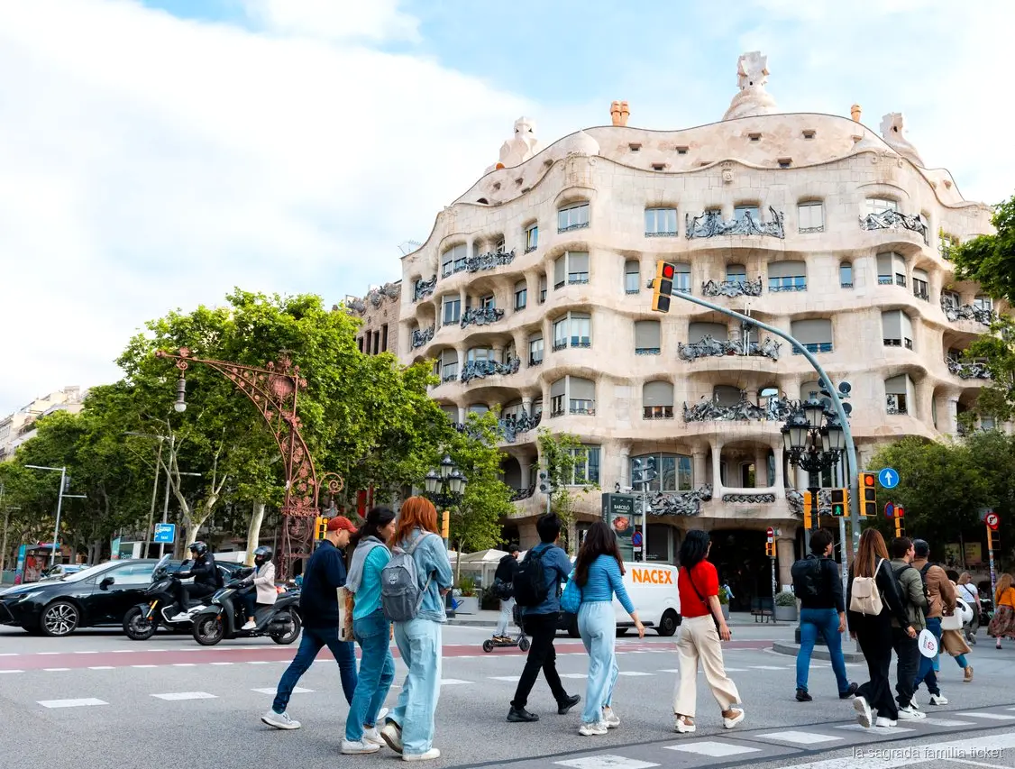 Visita rápida a la Sagrada Familia al cierre del tour de las casas de Gaudí