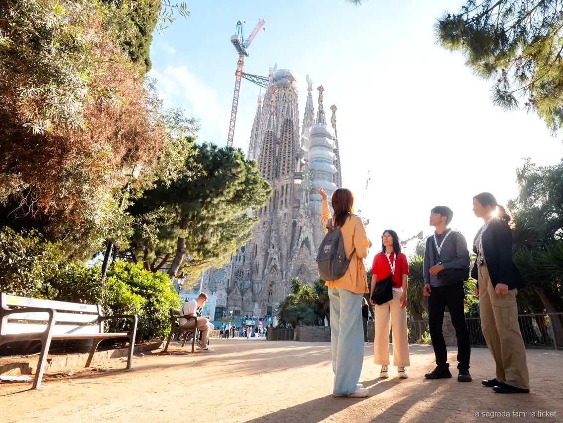Fassade von Casa Vicens auf der Sagrada Familia und Gaudí-Häuser Tour