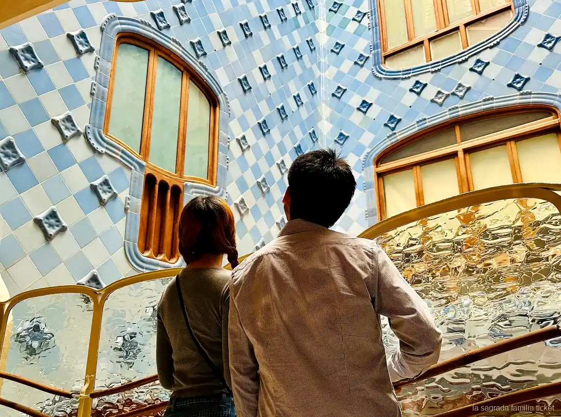 Gevel van Casa Batlló inbegrepen bij de Sagrada Familia Gaudí huizen tour