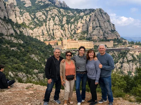Wandeltour door de oude binnenstad inbegrepen bij de Sagrada Familia en Montserrat trip