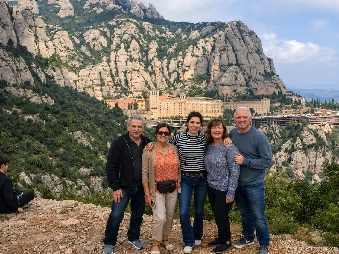 Old Town walking tour included in the Sagrada Familia and Montserrat trip